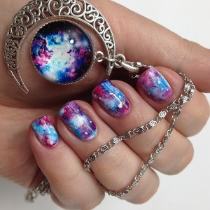Galaxy Nails Anleitung deutsch: Einfaches Nageldesign mit Nagellack und Make-Up Schwämmchen zum selber machen