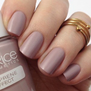 Catrice Bold Softness C02 Mauve Medley Nagellack Swatch Nail Polish