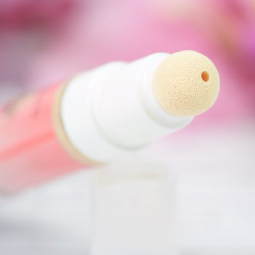 essence get picture ready brightening concealer 10 ivory