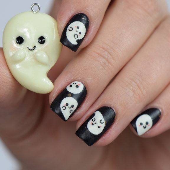 diy-polymer-clay-fimo-ghost-by-creative-rachy-halloween-nail-art-by